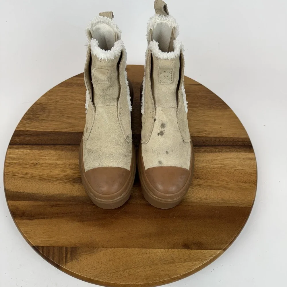 Big Kids Converse Chuck Taylor All Star Chelsea Beige Suede Lug Sole Boot Size 5